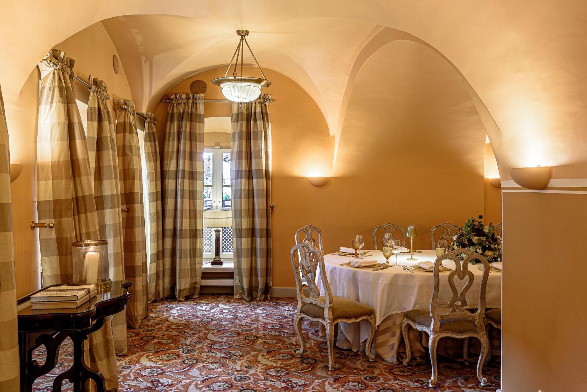 Narutis Hotel - Small Luxury Hotels Of The World Vilnius Luaran gambar The dining room