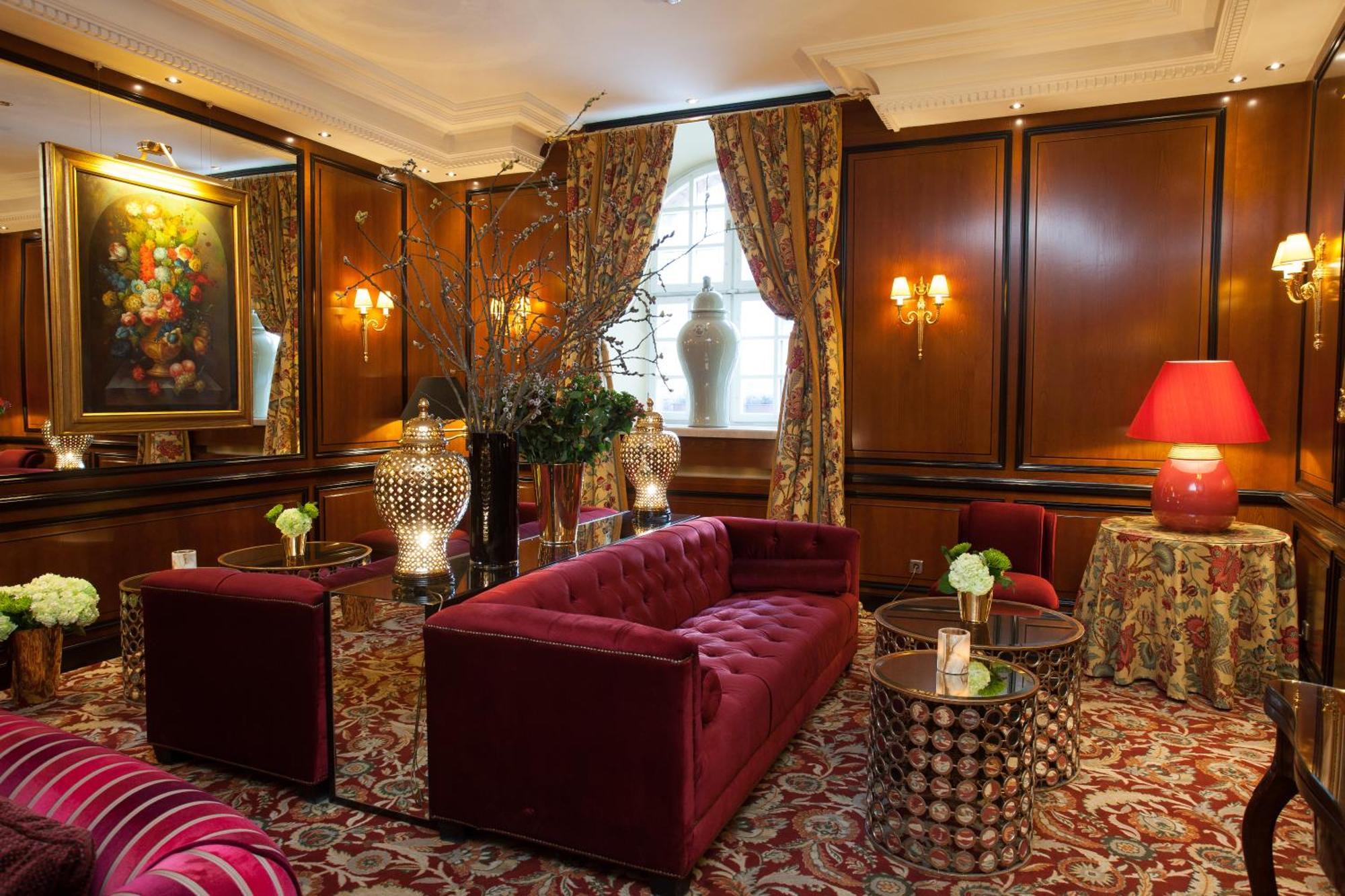 Narutis Hotel - Small Luxury Hotels Of The World Vilnius Luaran gambar The hotel's lobby