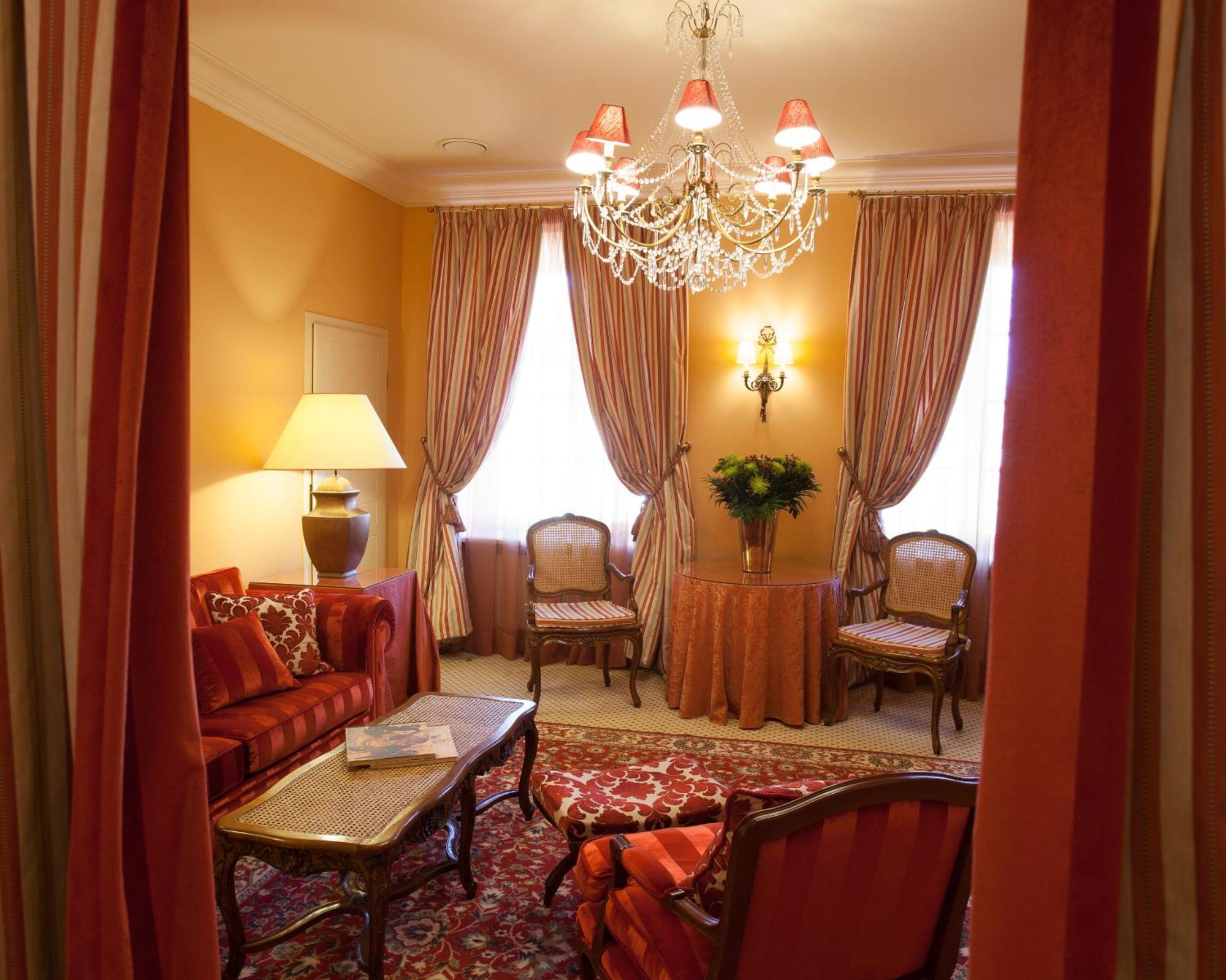 Narutis Hotel - Small Luxury Hotels Of The World Vilnius Bilik gambar A room at the hotel