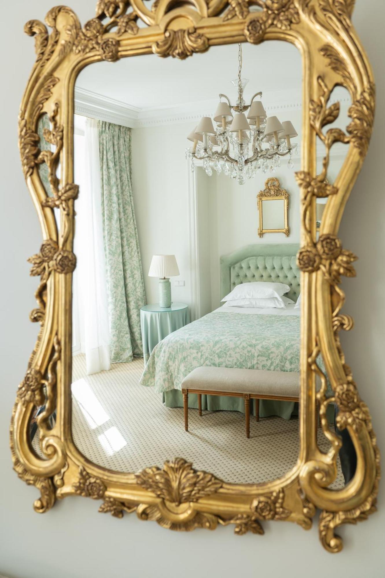 Narutis Hotel - Small Luxury Hotels Of The World Vilnius Luaran gambar A mirror